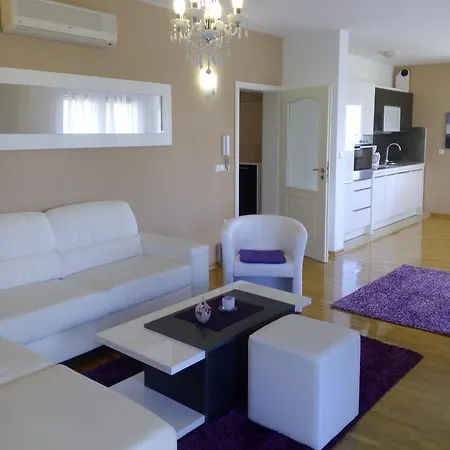 Jelena Apartment *