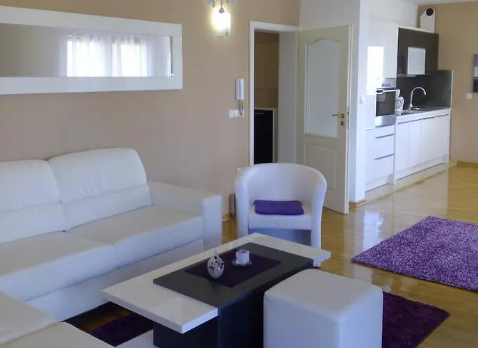 Jelena Apartmán *